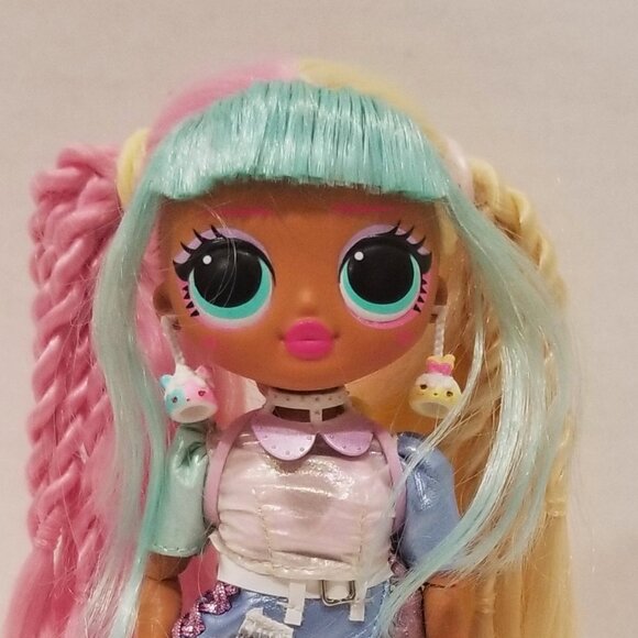 L.O.L. Surprise! O.M.G. Candylicious Doll & Accessories, VGUC - EUC - Picture 4 of 11
